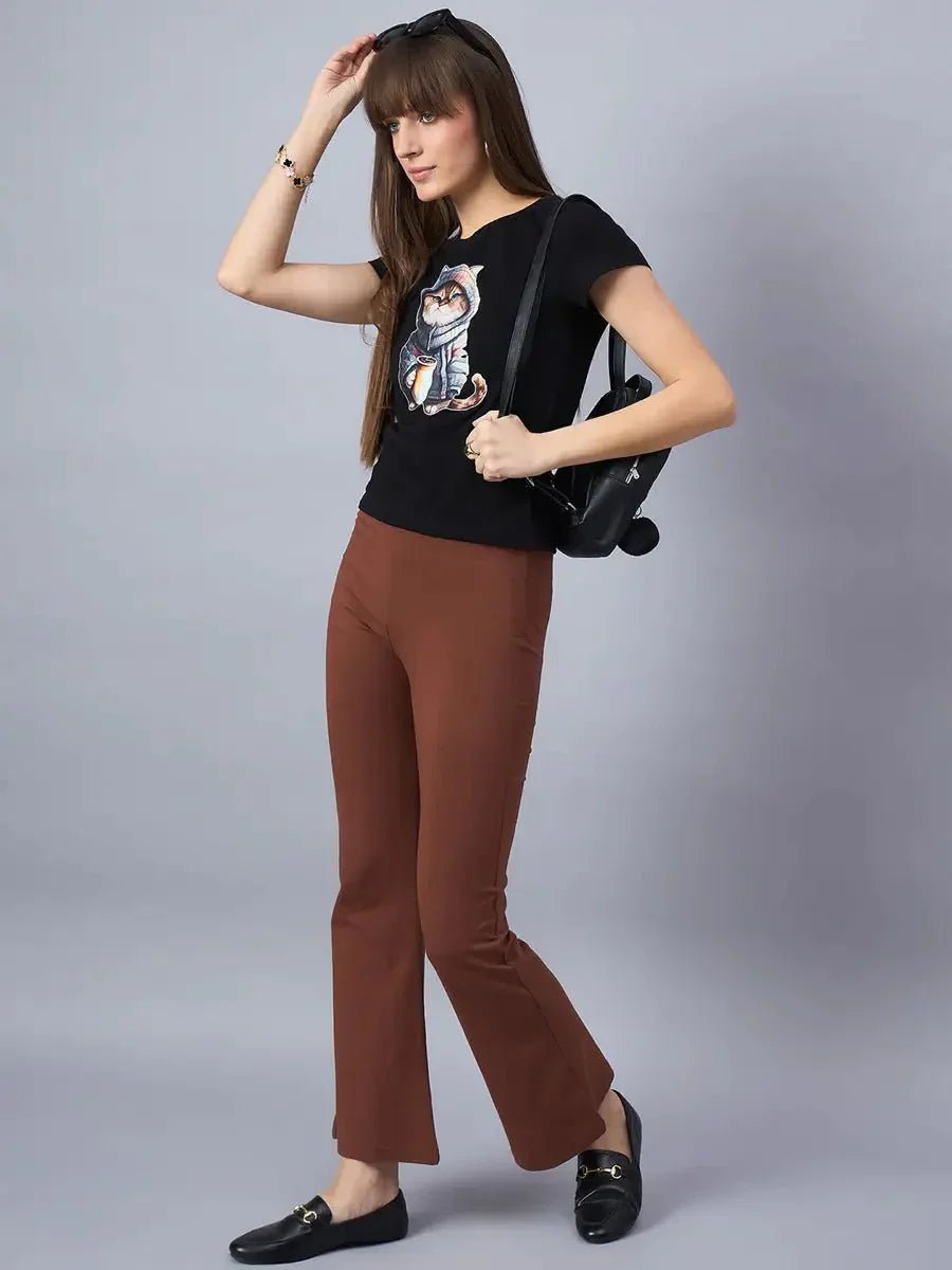 Round-neck typography tee crafted in cotton for timeless street style
