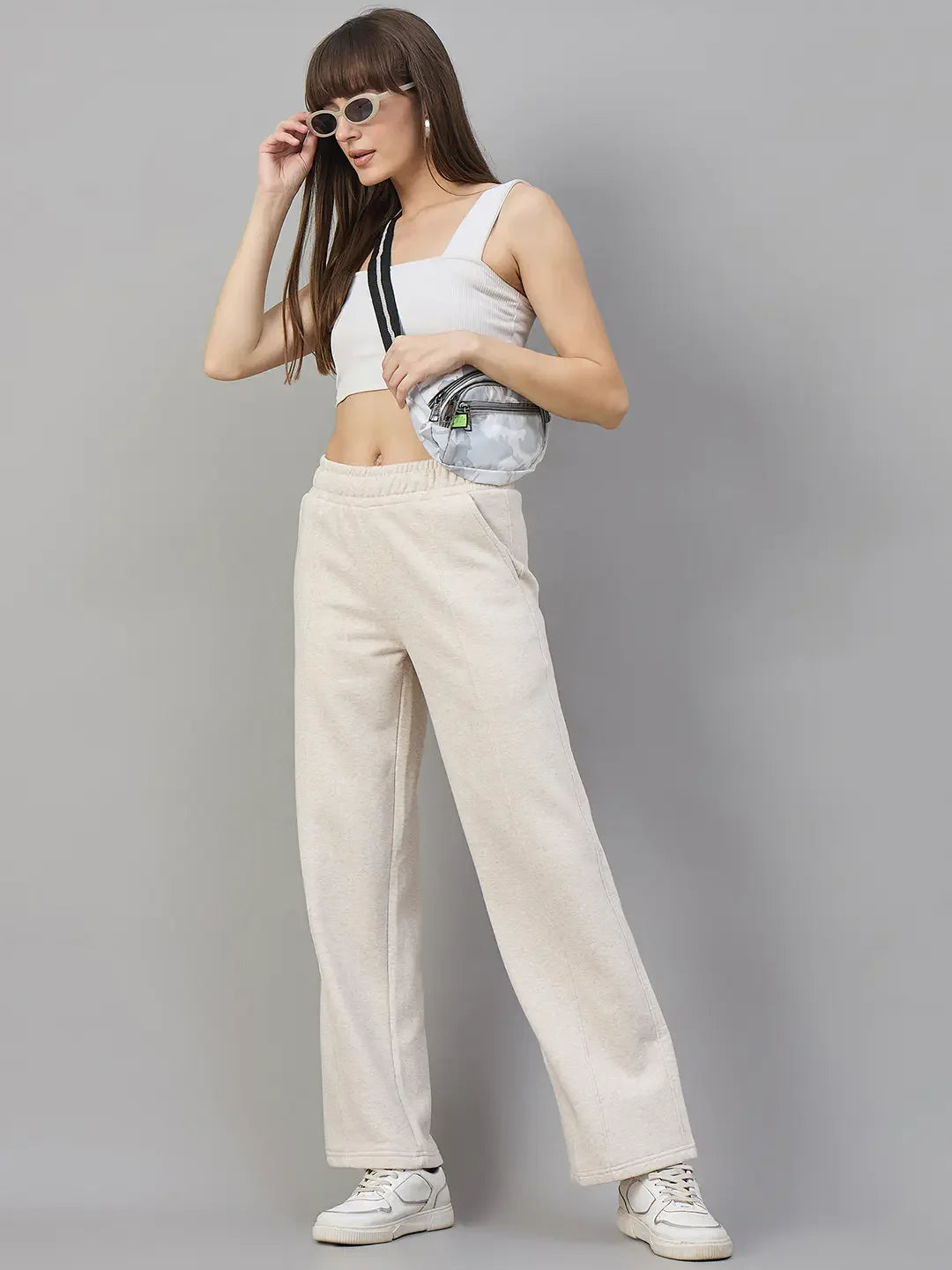 Women’s Straight Fit Fleece Sweatpants in Beige – Neutral Chic Winter Wardrobe Essential