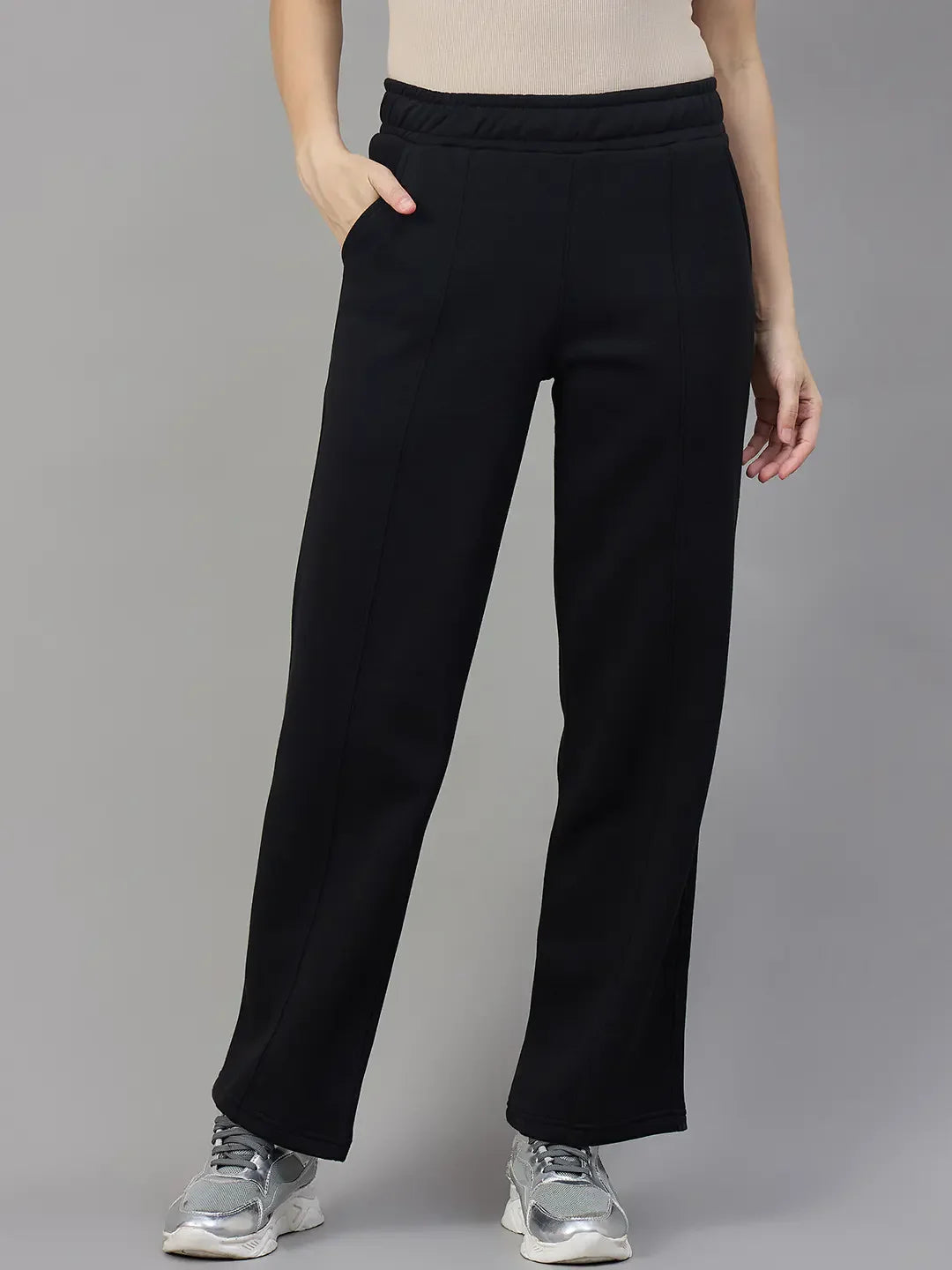 Women’s Straight Fit Fleece Sweatpants in Black – Classic Everyday Winter Essential