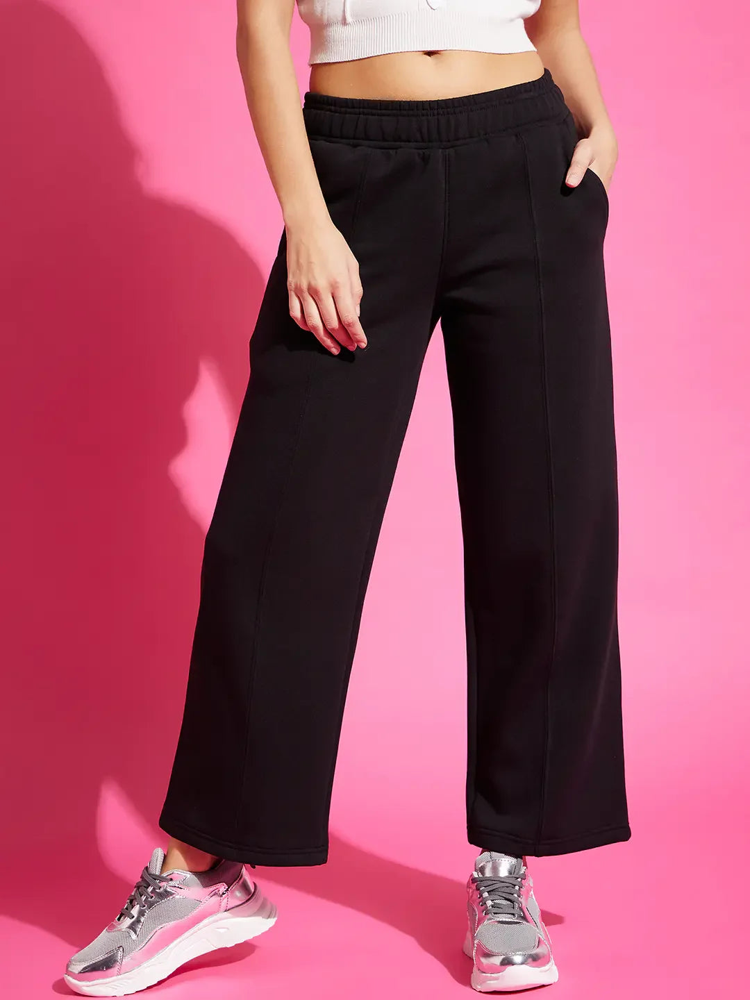 Women’s Straight Fit Fleece Sweatpants in Black – Classic High Waist Winter Basics