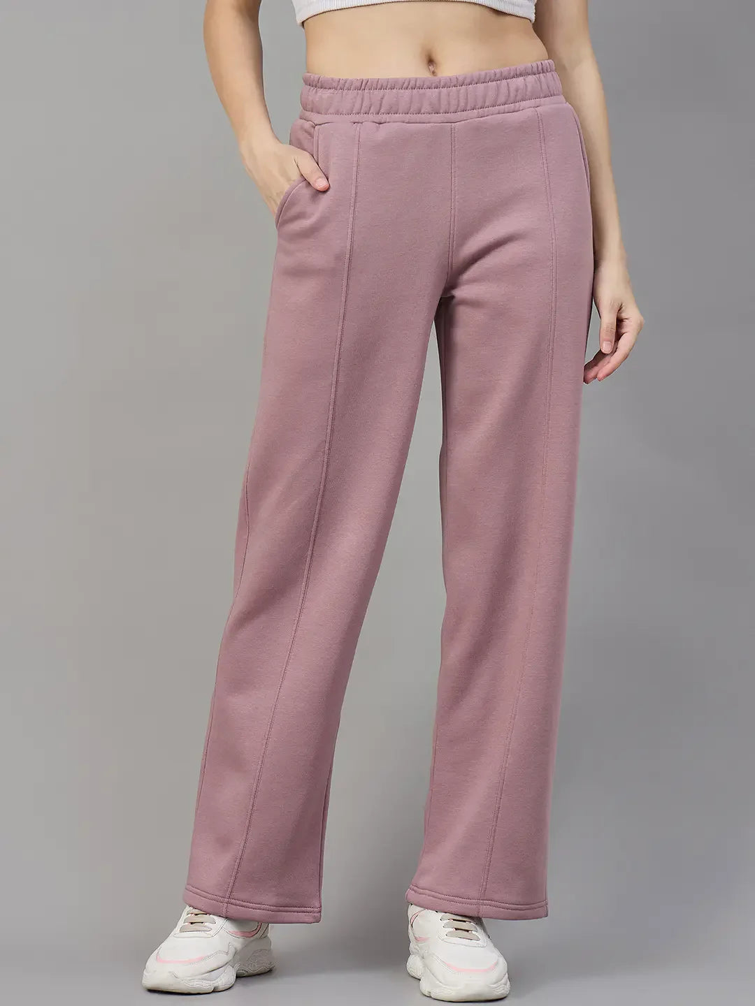 Women’s Straight Fit Fleece Sweatpants in Blush Pink – Feminine Cozy Casuals