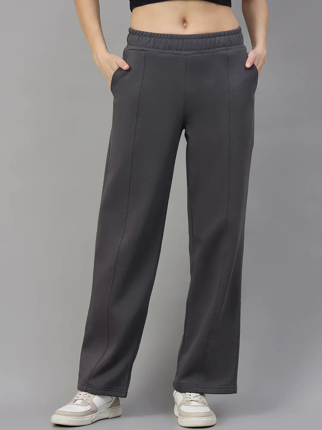 Women’s Straight Fit Fleece Sweatpants in Charcoal – Bold Winter Casual Sweatpants