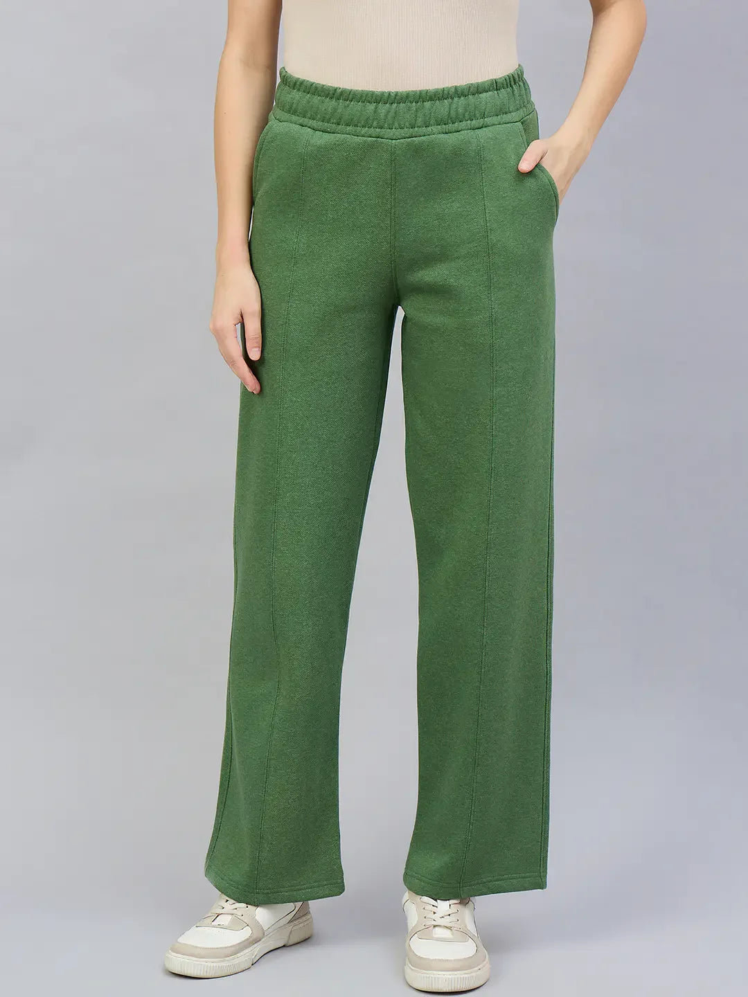 Women’s Straight Fit Fleece Sweatpants in Hunter Green – Nature-Inspired Winter Pants