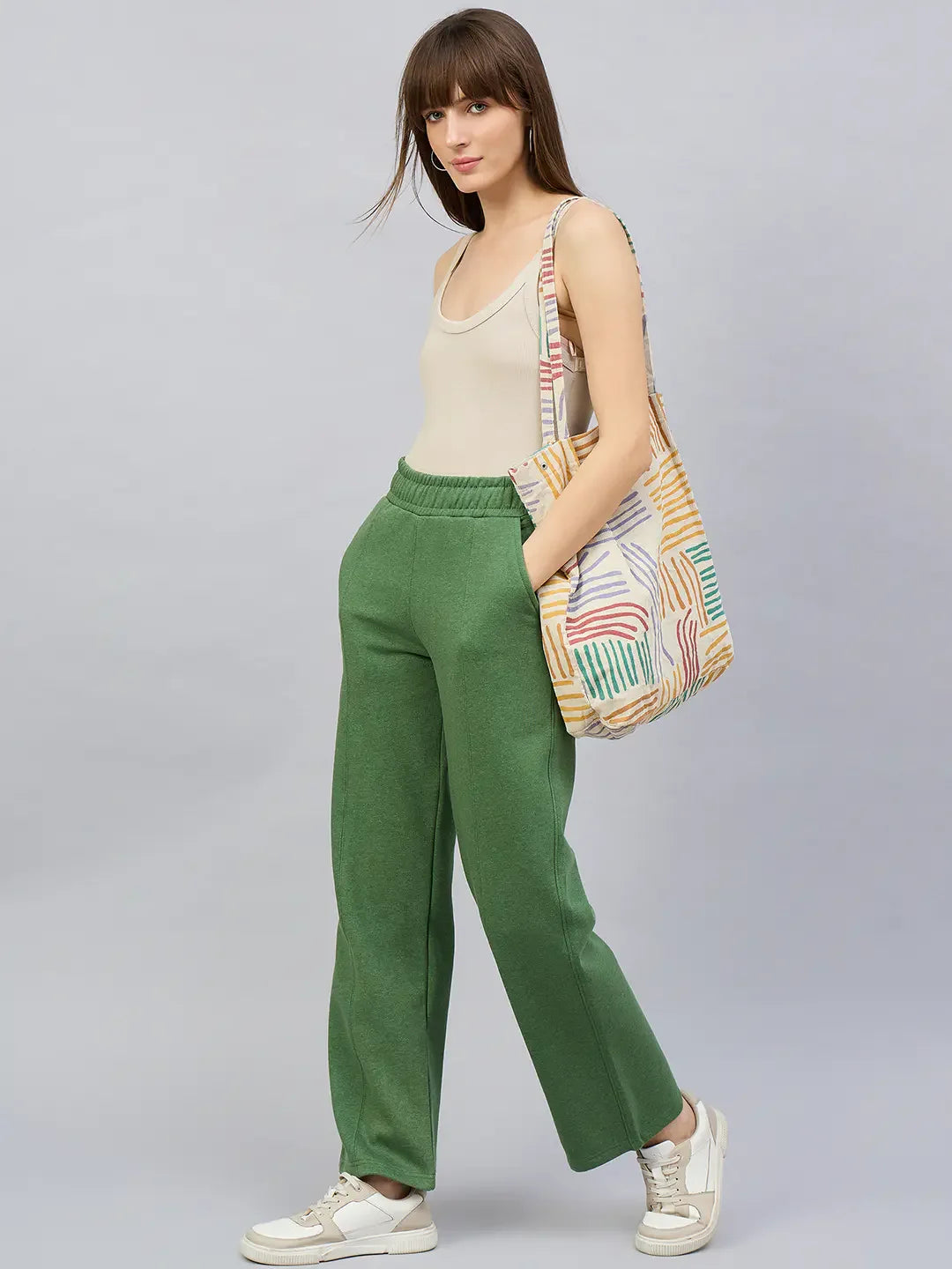 Women’s Straight Fit Fleece Sweatpants in Hunter Green – Nature-Inspired Winter Pants