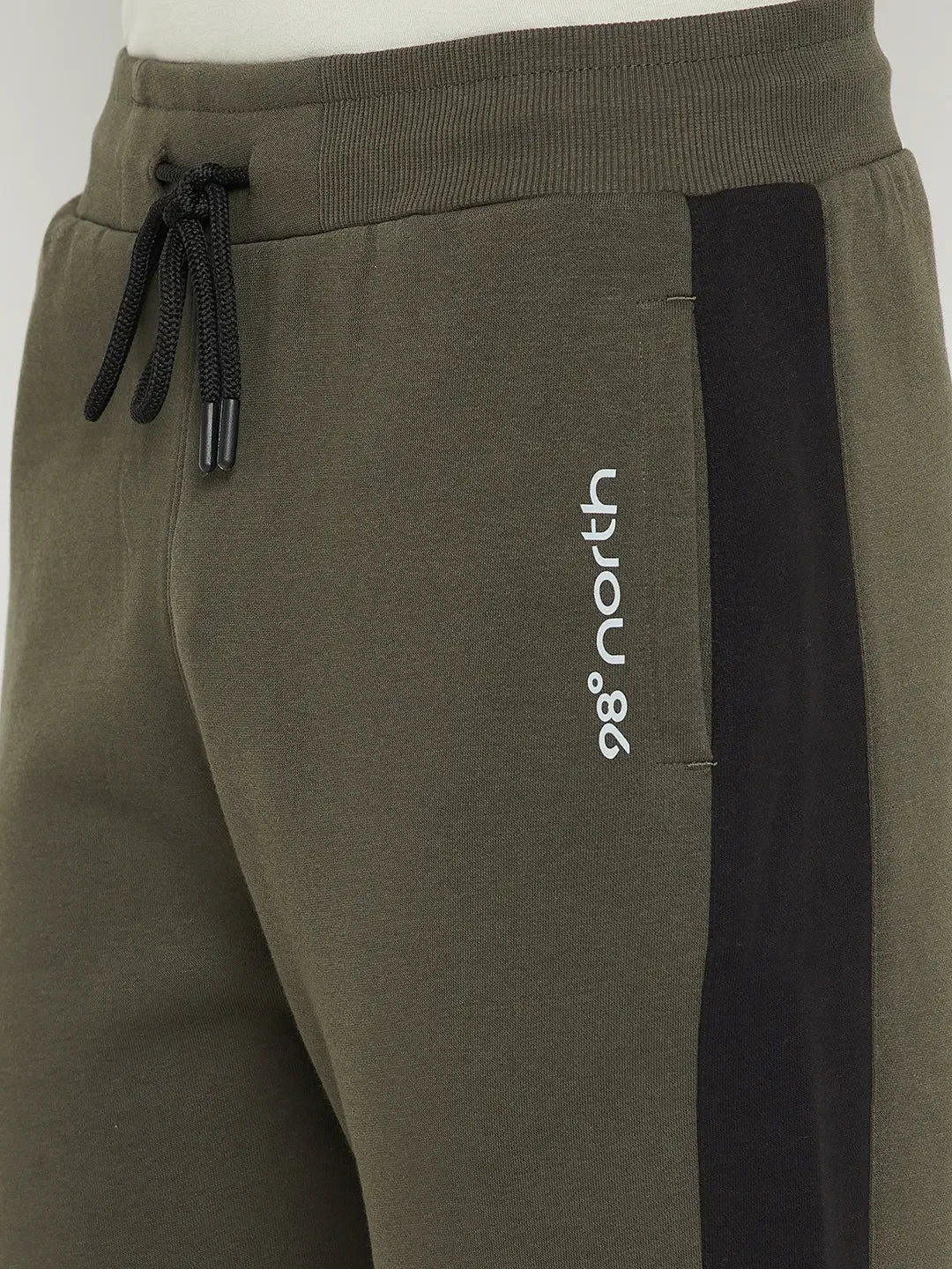Close-up of 98degreenorth Men’s Olive Fleece Trackpants with Side Panel—premium warm joggers for travel & gym.